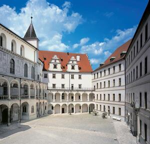 Bild vergrößern: Schloss Neuburg -Innenhof