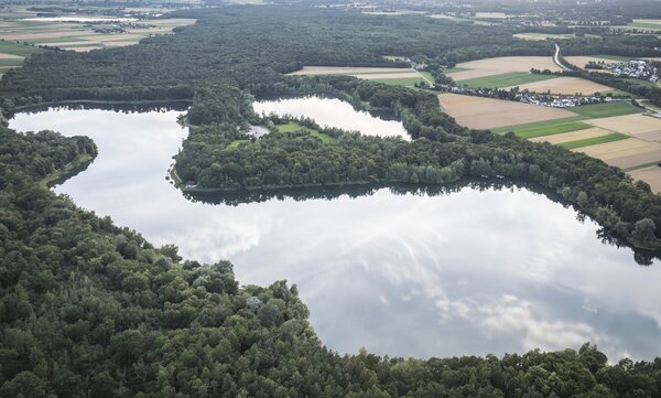 Bild vergr&ouml;&szlig;ern: Luftbild Weiher Niederforst Weichering