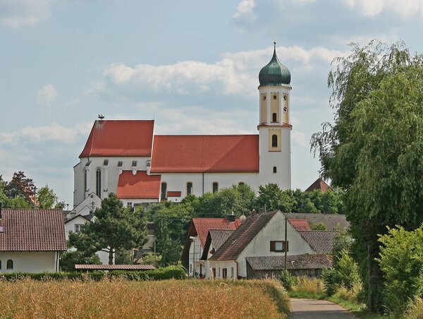 Bild vergr&ouml;&szlig;ern: Kath. Pfarrkirche "St. Cosmas und Damian" Burgheim