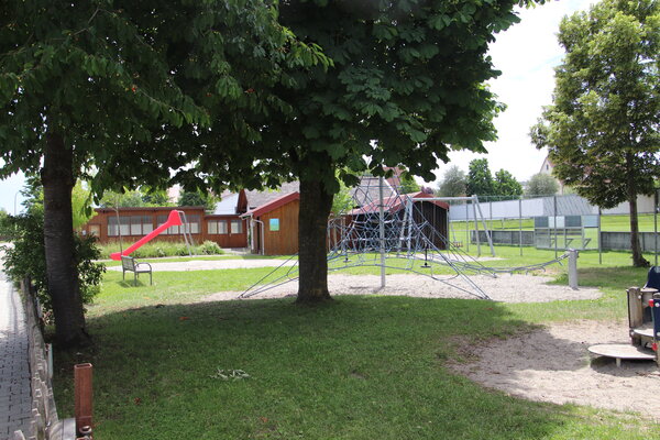 Bild vergr&ouml;&szlig;ern: Erlebnisspielplatz Schneek&ouml;niging Ehekirchen