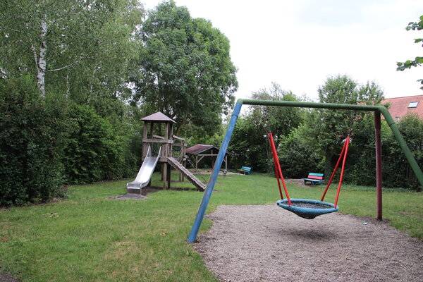 Bild vergr&ouml;&szlig;ern: Spielplatz "Theresienfeld" Klingsmoos