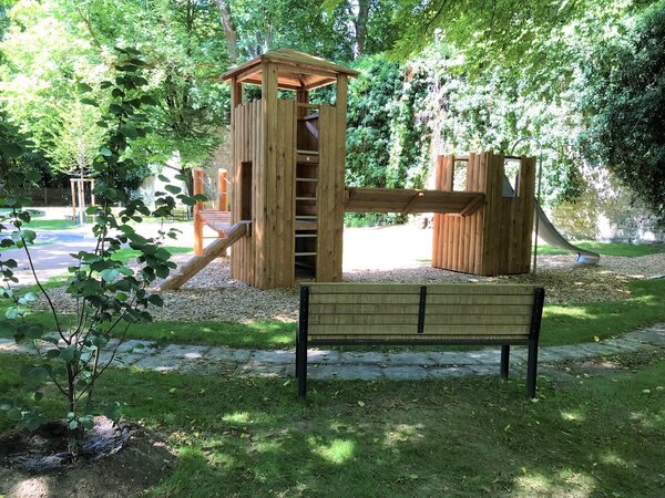 Bild vergr&ouml;&szlig;ern: Spielplatz am Graben Neuburg
