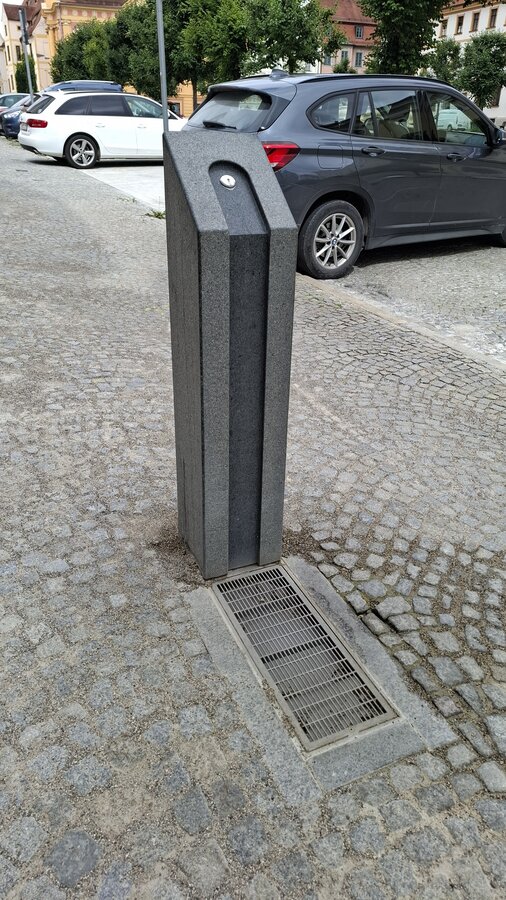 Bild vergr&ouml;&szlig;ern: Trinkwasserbrunnen Amalienstra&szlig;e Neuburg