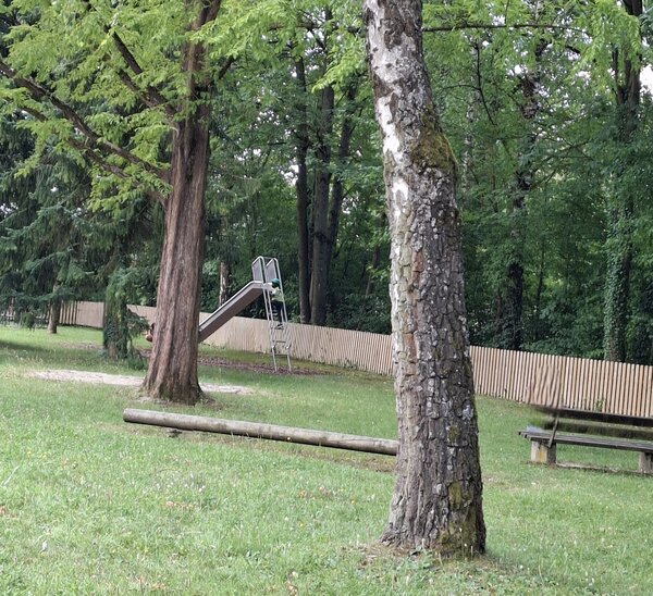 Bild vergr&ouml;&szlig;ern: Spielplatz Marienbaderstra&szlig;e