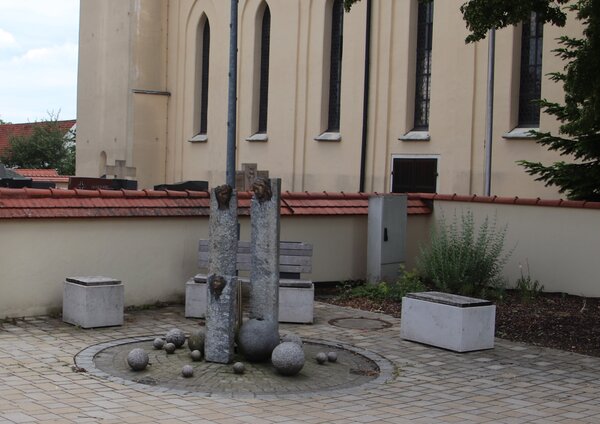 Bild vergr&ouml;&szlig;ern: Brunnen Kirchgasse Rohrenfels
