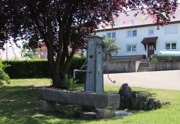 Bild vergr&ouml;&szlig;ern: Brunnen Ammerfeld
